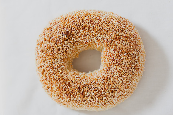 8022 Sesame bagel