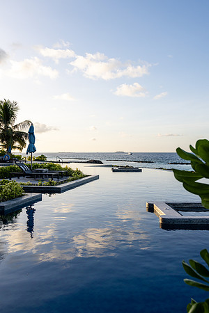 1126 Infinity pool, Maldives
