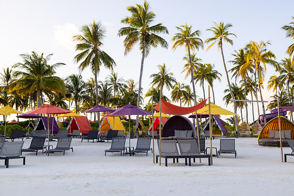 1140 Early morning at the beach, Maldives