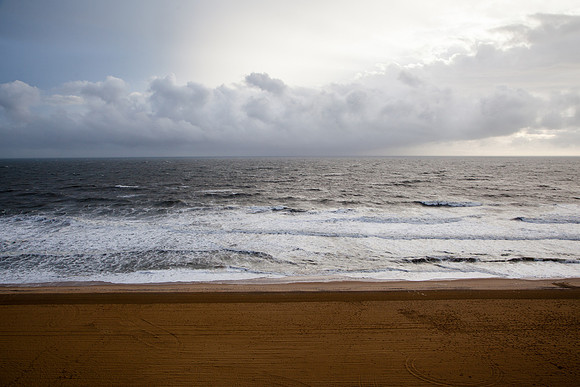 1090 Ocean waves, Virginia Beach