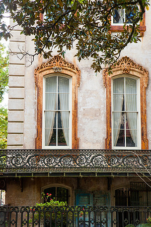 0045 House with high windows, Savannah