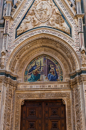 0051 Renaissance church entrance, Florence