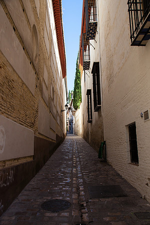 0072 Narrow cobblestone street, Spain