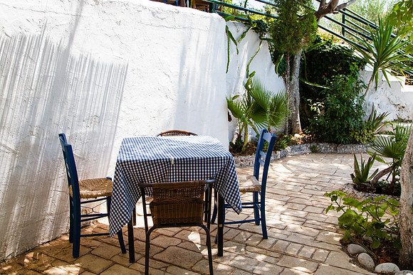 0094 Greek taverna