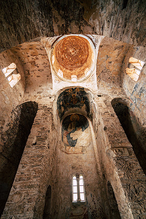0127 Church interior
