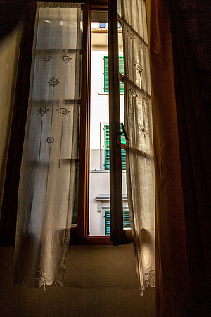 0211 Long window, Florence