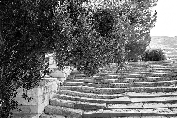 3083 Ancient stone stairs