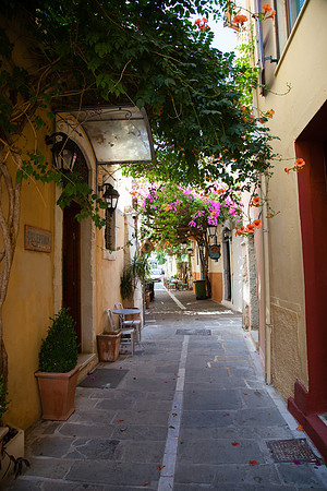 0104  Narrow street, Rethymno