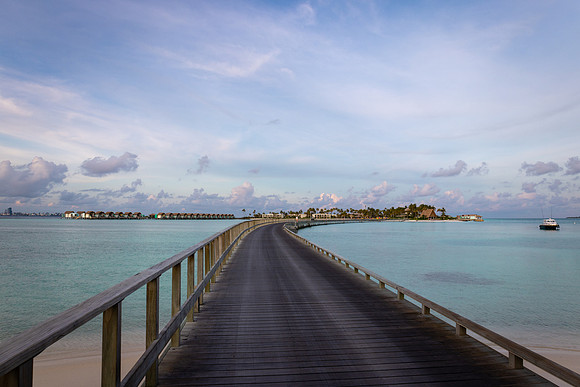 0263 Island bridge, Maldives