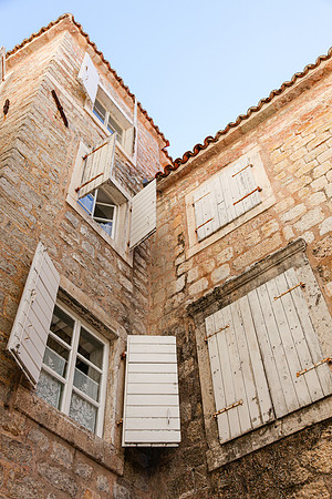 0281 Stone houses, Montengro