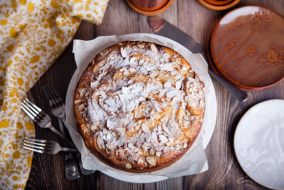 8020 Apple cake