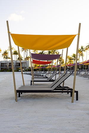 1141 Beach beds, Maldives