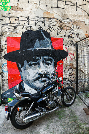 4071 Mural and a bike