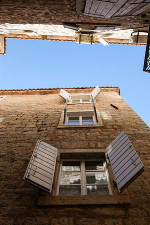 0279 Window shutters